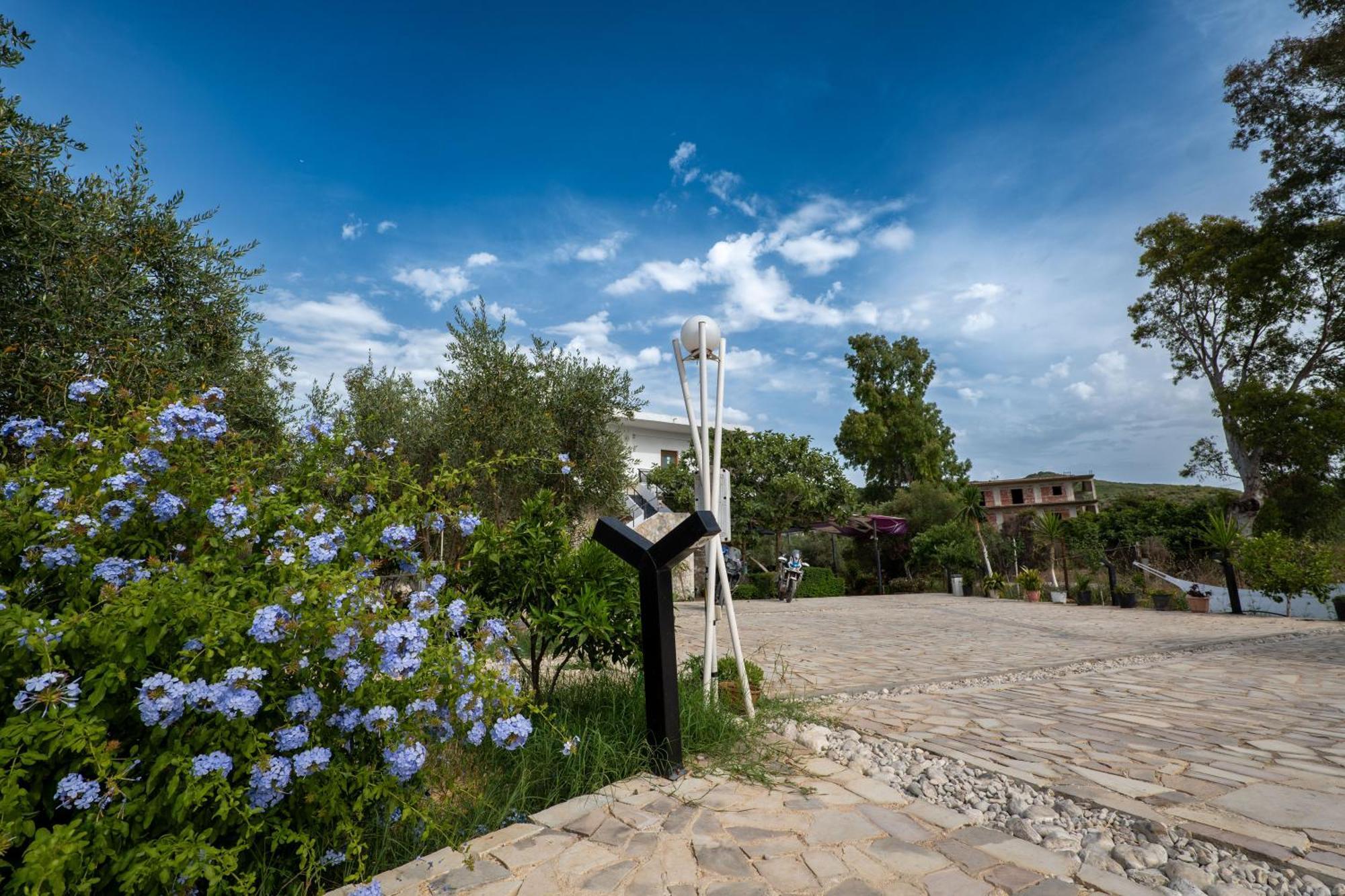 كساميل Garden Villa Lake Side & Glamping المظهر الخارجي الصورة