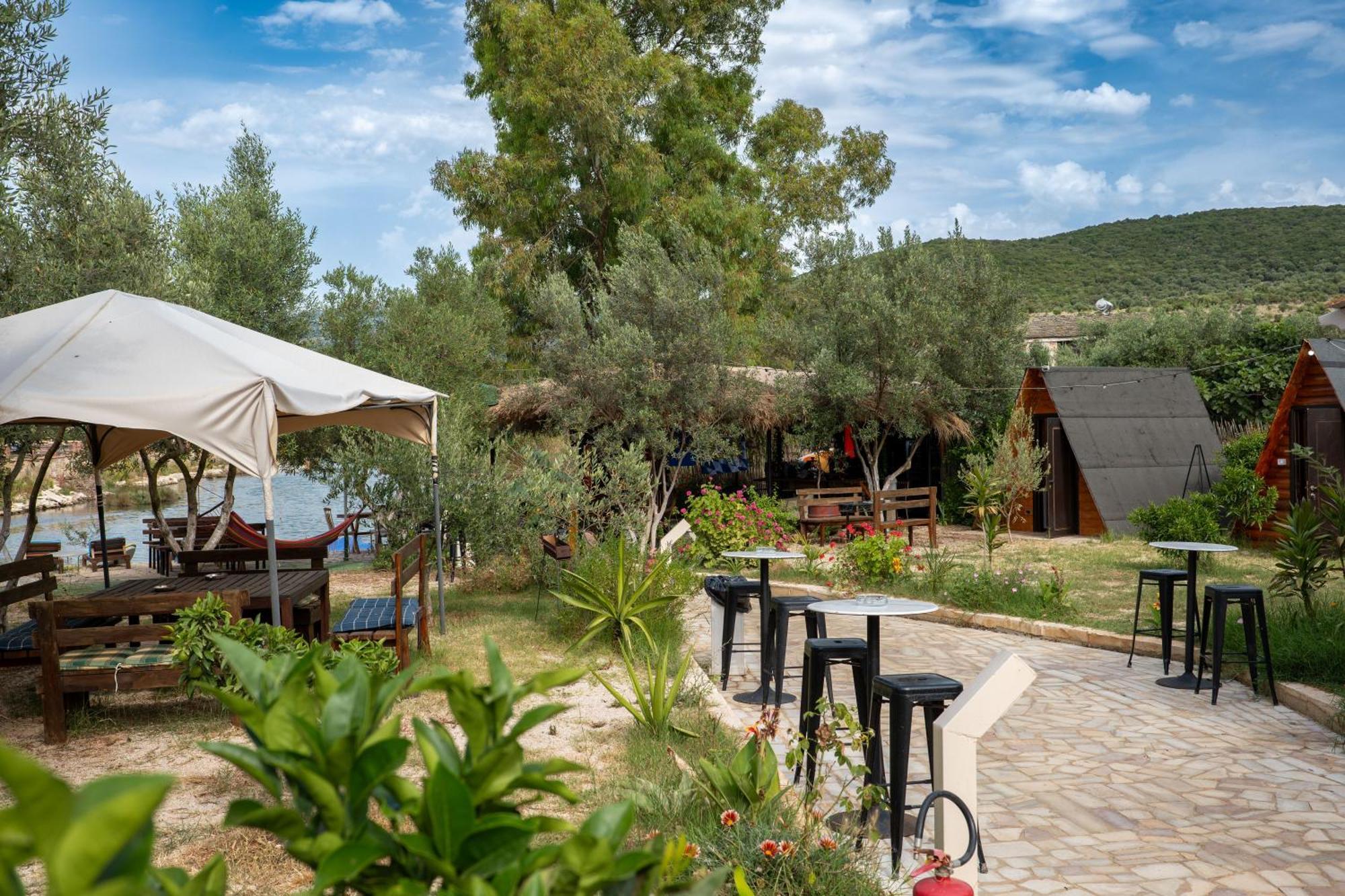 كساميل Garden Villa Lake Side & Glamping المظهر الخارجي الصورة