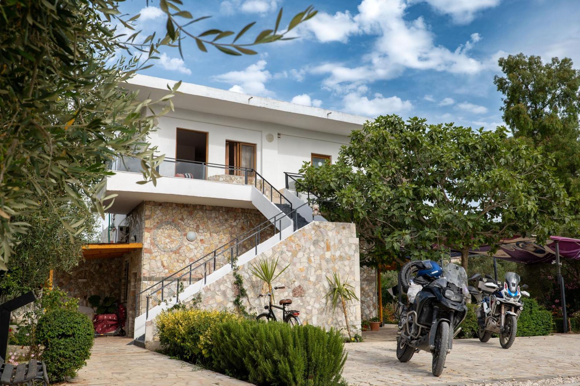 كساميل Garden Villa Lake Side & Glamping المظهر الخارجي الصورة