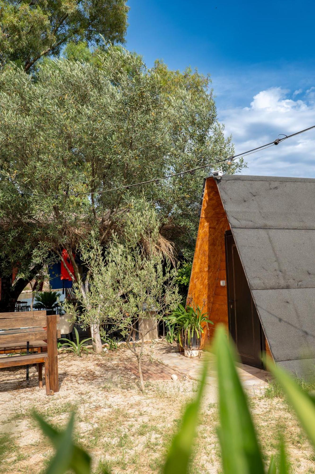 كساميل Garden Villa Lake Side & Glamping المظهر الخارجي الصورة