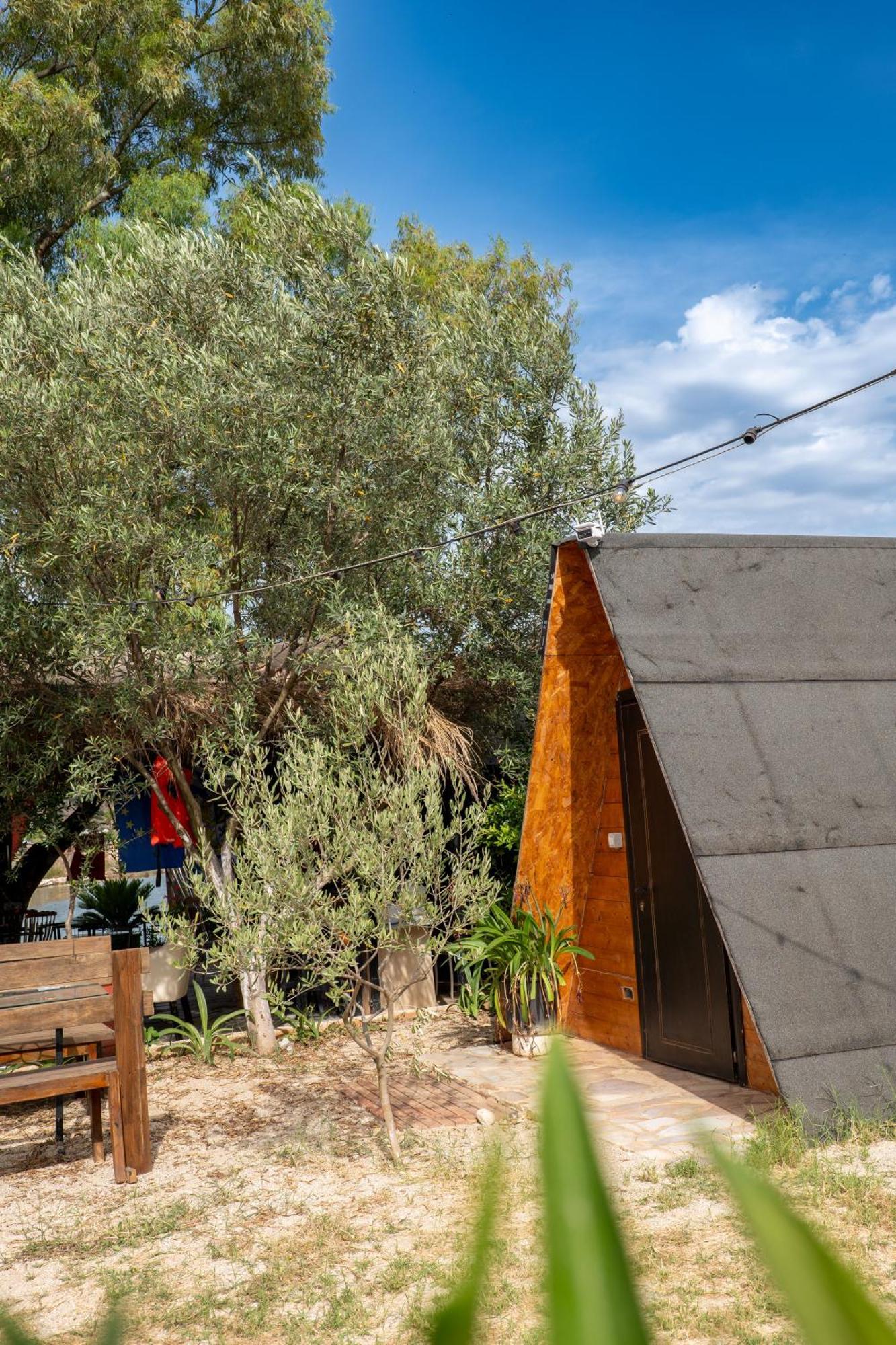 كساميل Garden Villa Lake Side & Glamping المظهر الخارجي الصورة