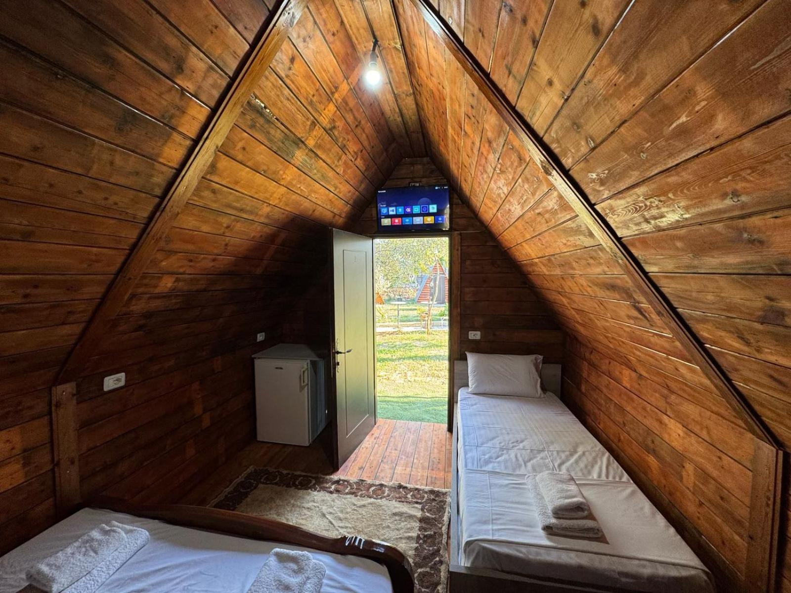 كساميل Garden Villa Lake Side & Glamping المظهر الخارجي الصورة